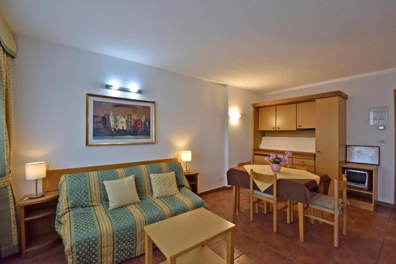 La Roche Hotel Appartments Аоста Екстер'єр фото